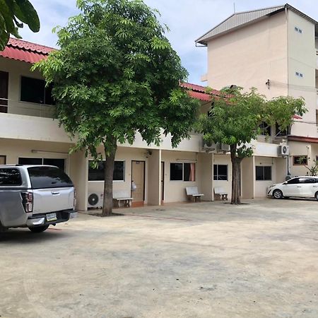 Ratchaphruek Resort Lop Buri Exterior foto